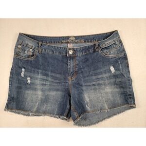 Almost Famous Women's 20 denim stretch jeans shorts: Embellished thick stitching